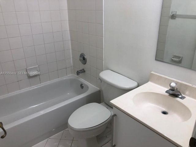 5598 NW 113th Avenue -, Doral, FL 33178