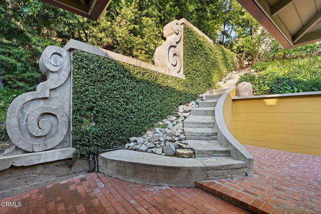 1010 Stoneridge Drive, Pasadena, CA 91105