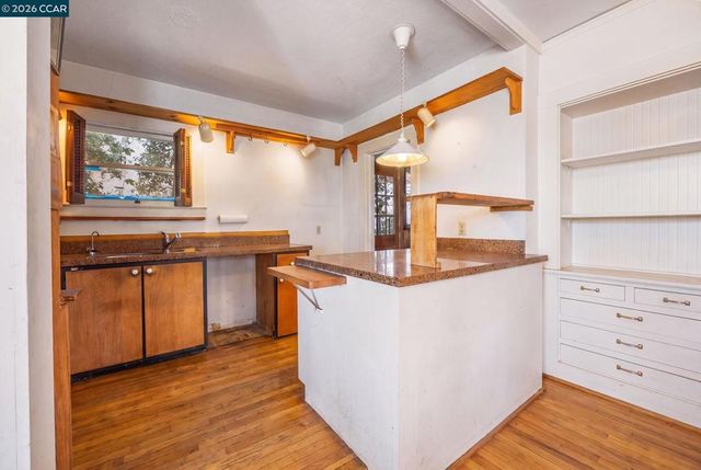 931 Shattuck Ave, Berkeley, CA 94707