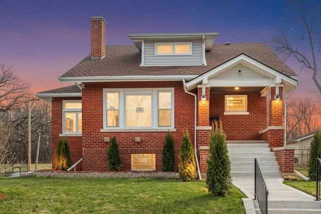 210 W 16th Place, Chicago Heights, IL 60411