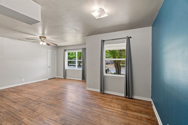 726 N Carrier Parkway, Grand Prairie, TX 75050