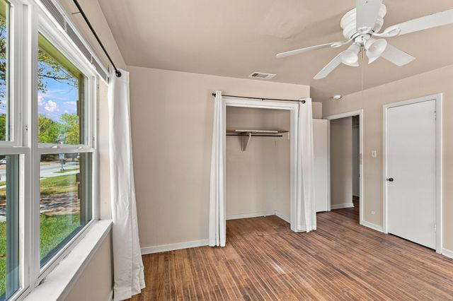 726 N Carrier Parkway, Grand Prairie, TX 75050