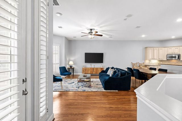 1010 Studer Street, Houston, TX 77007