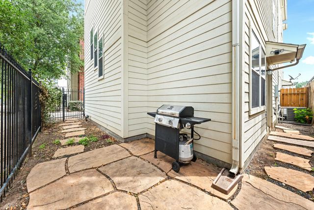 1010 Studer Street, Houston, TX 77007