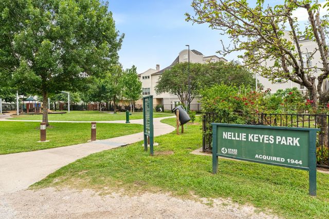 1010 Studer Street, Houston, TX 77007