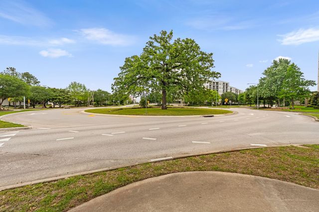 1010 Studer Street, Houston, TX 77007