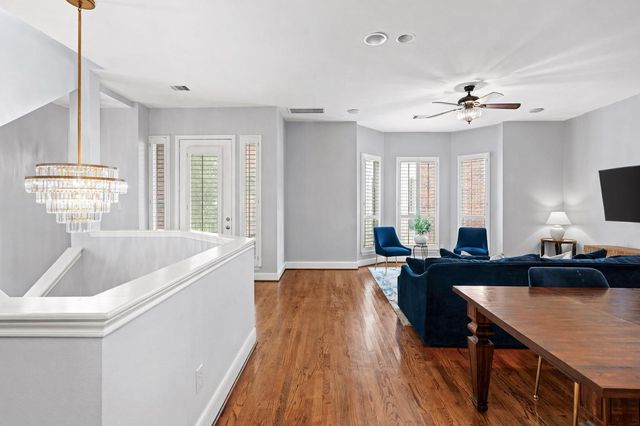 1010 Studer Street, Houston, TX 77007