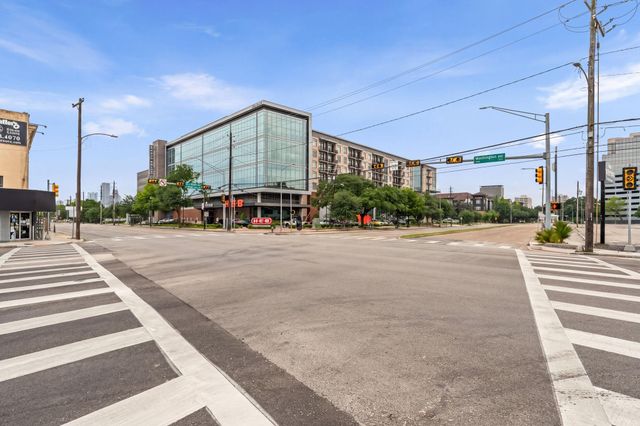 1010 Studer Street, Houston, TX 77007