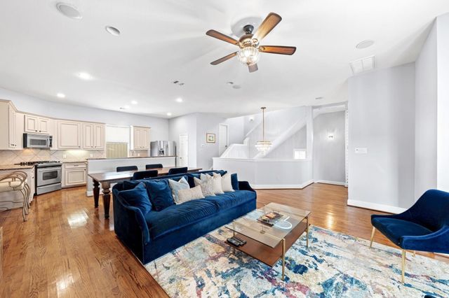 1010 Studer Street, Houston, TX 77007