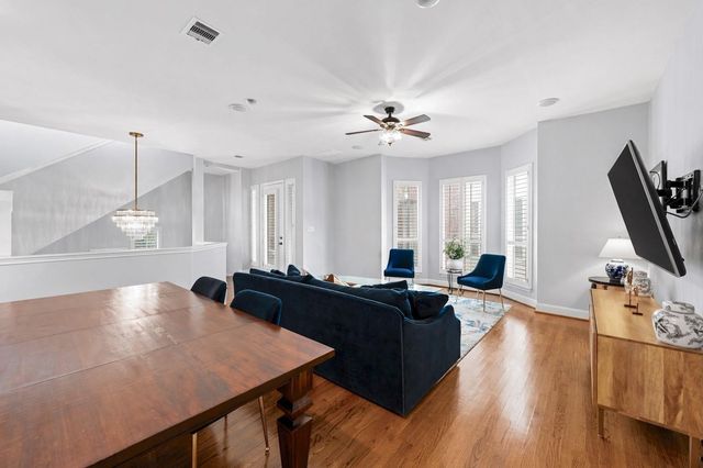 1010 Studer Street, Houston, TX 77007