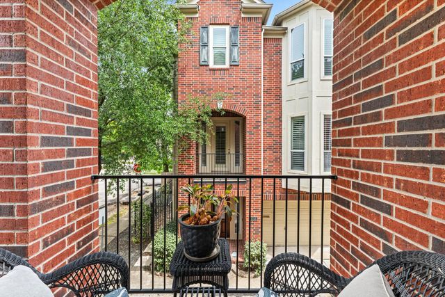 1010 Studer Street, Houston, TX 77007