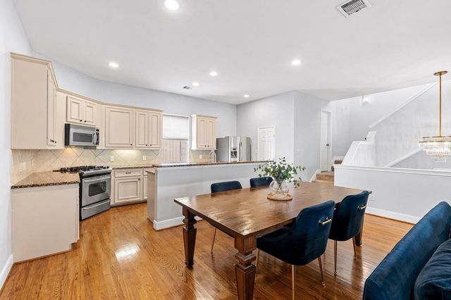 1010 Studer Street, Houston, TX 77007