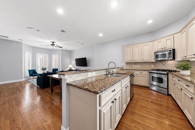 1010 Studer Street, Houston, TX 77007