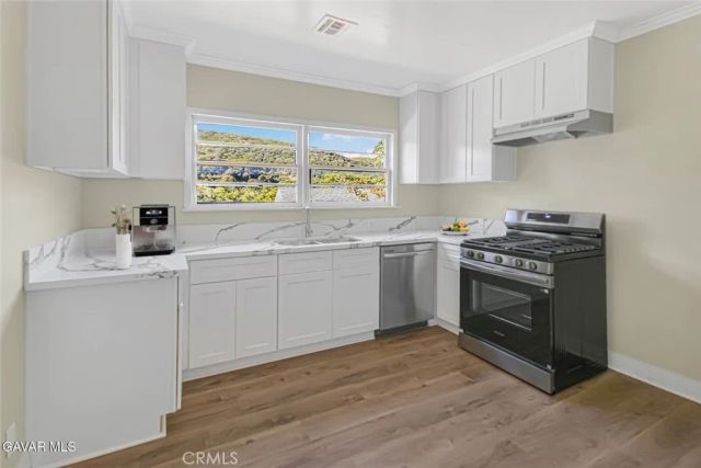 43714 Log Cabin Trl, Lake Hughes, CA 93532