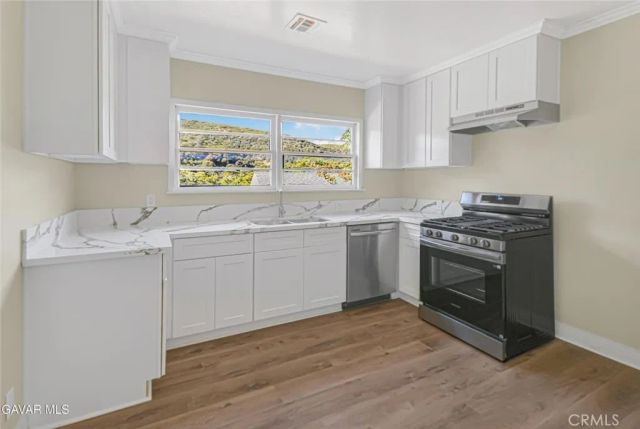 43714 Log Cabin Trl, Lake Hughes, CA 93532