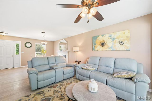 537 White Fence Drive, Wentzville, MO 63385
