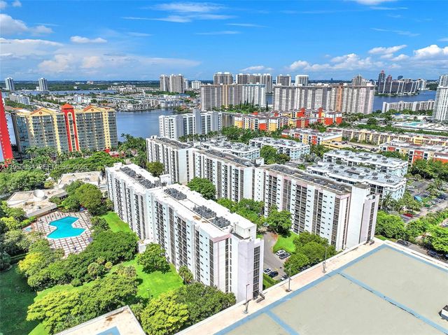 17021 N Bay Rd 216, Sunny Isles Beach, FL 33160