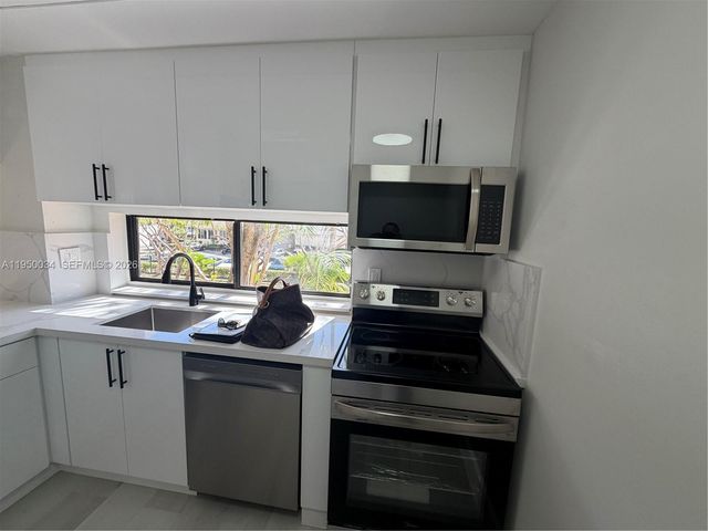 17021 N Bay Rd 216, Sunny Isles Beach, FL 33160