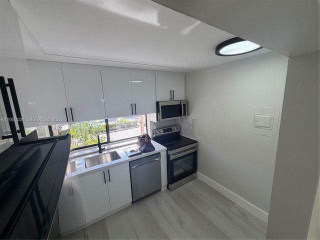 17021 N Bay Rd 216, Sunny Isles Beach, FL 33160