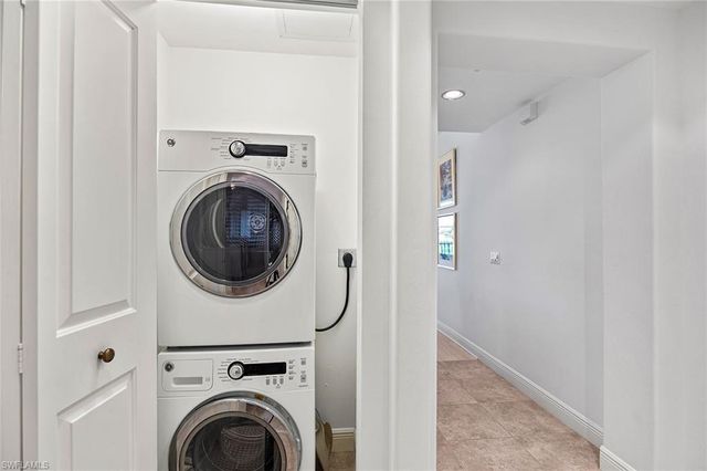 965 Sandpiper ST J204, Naples, FL 34102