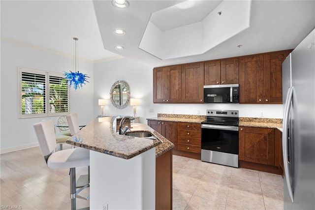 965 Sandpiper ST J204, Naples, FL 34102