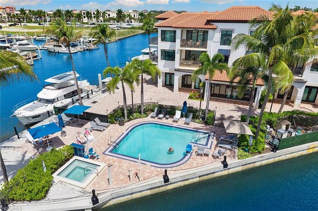 965 Sandpiper ST J204, Naples, FL 34102