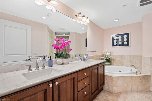 965 Sandpiper ST J204, Naples, FL 34102