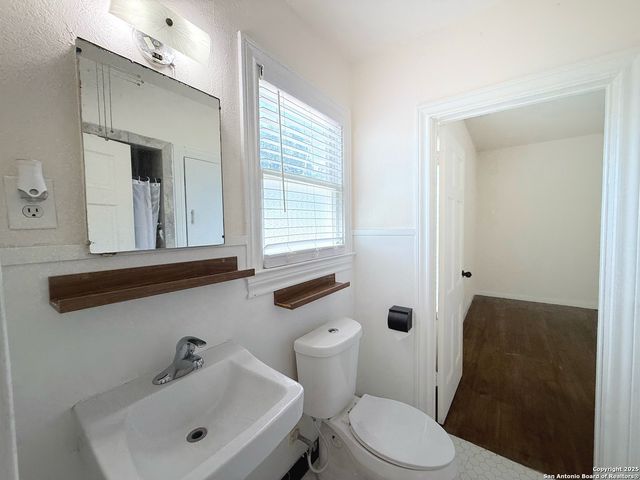 1214 Sutton, San Antonio, TX 78228