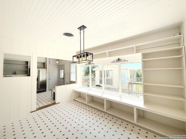 1214 Sutton, San Antonio, TX 78228