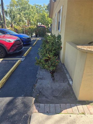 208 SW 1st Court, Pompano Beach, FL 33060