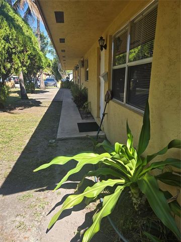 208 SW 1st Court, Pompano Beach, FL 33060