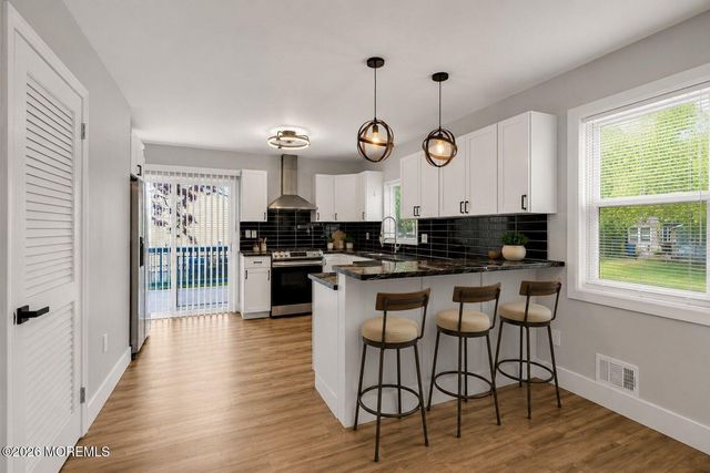 209 Ridge Avenue, Belford, NJ 07718