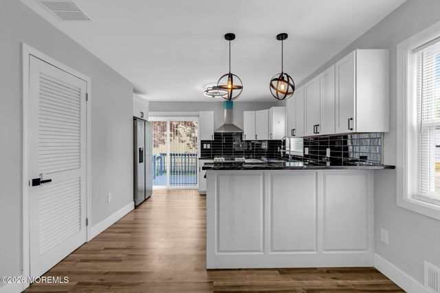 209 Ridge Avenue, Belford, NJ 07718