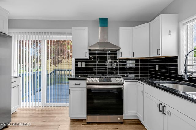 209 Ridge Avenue, Belford, NJ 07718