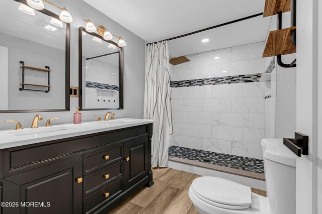 209 Ridge Avenue, Belford, NJ 07718