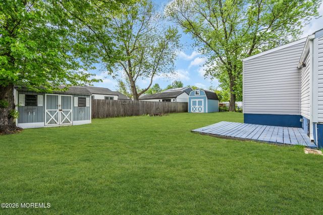 209 Ridge Avenue, Belford, NJ 07718