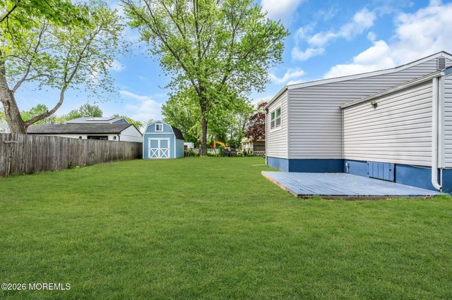 209 Ridge Avenue, Belford, NJ 07718