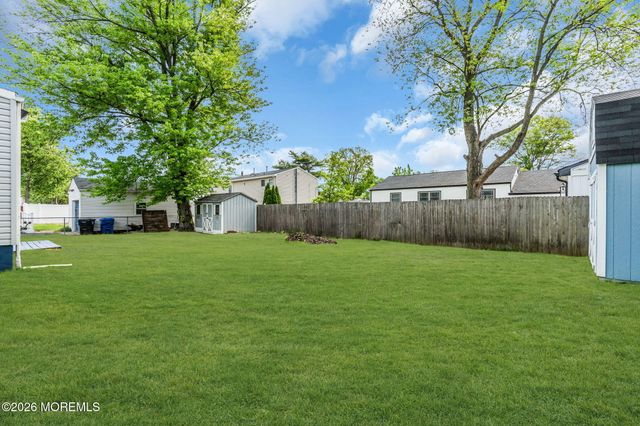 209 Ridge Avenue, Belford, NJ 07718