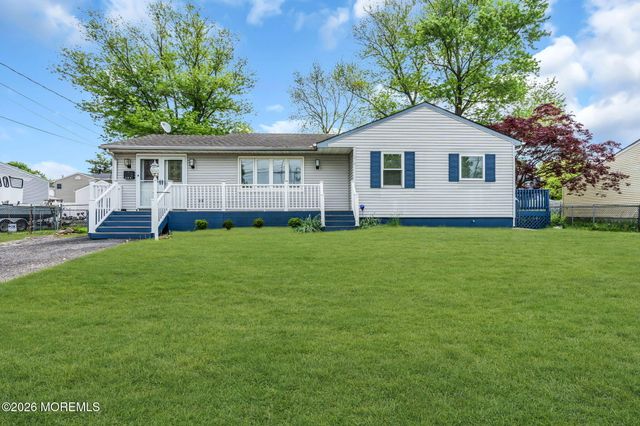 209 Ridge Avenue, Belford, NJ 07718