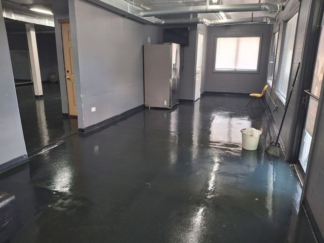 1054 S 5th Street 1, Aurora, IL 60505