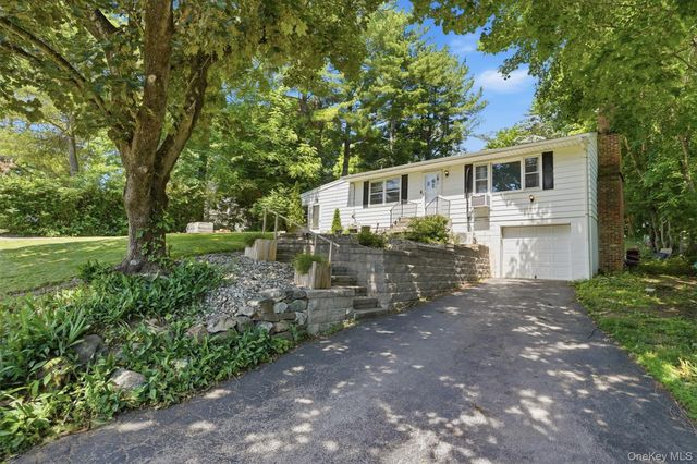 23 Dupay Road, Pleasant Valley, NY 12569