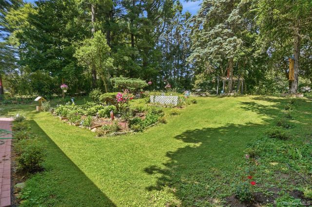 23 Dupay Road, Pleasant Valley, NY 12569