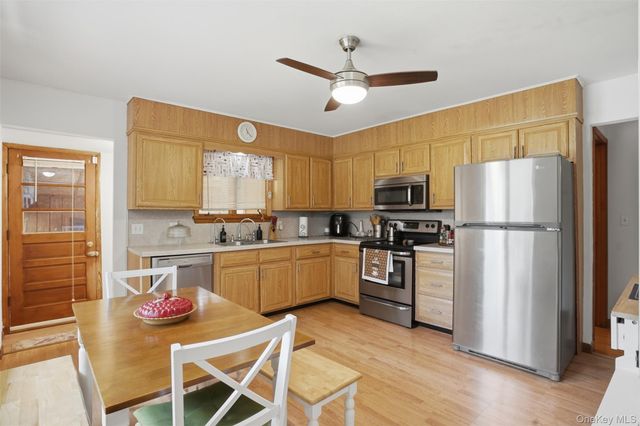 23 Dupay Road, Pleasant Valley, NY 12569