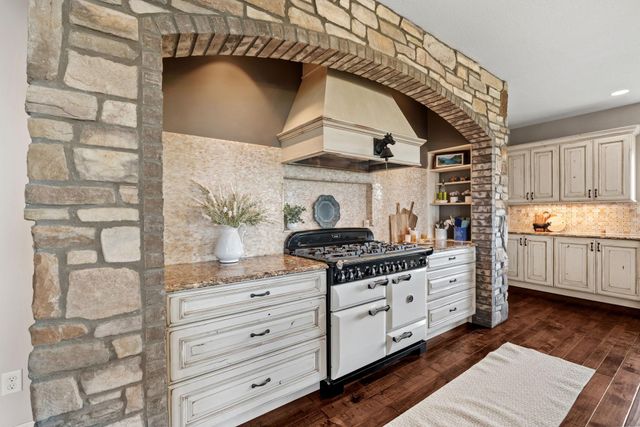 32457 Alexander Court, Northfield, MN 55057