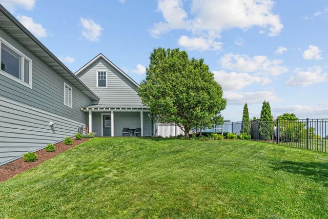 32457 Alexander Court, Northfield, MN 55057