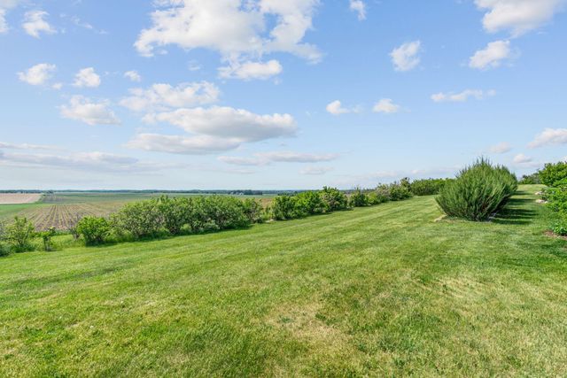 32457 Alexander Court, Northfield, MN 55057
