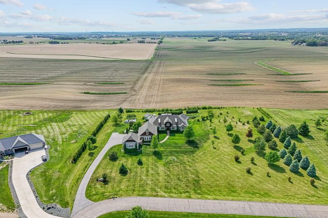 32457 Alexander Court, Northfield, MN 55057