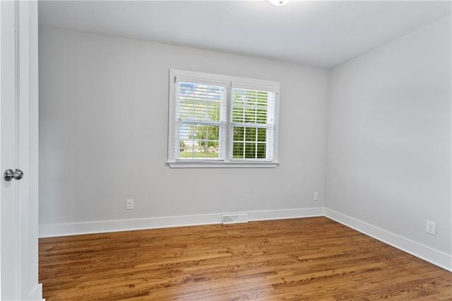 9303 Park Street, Lenexa, KS 66215