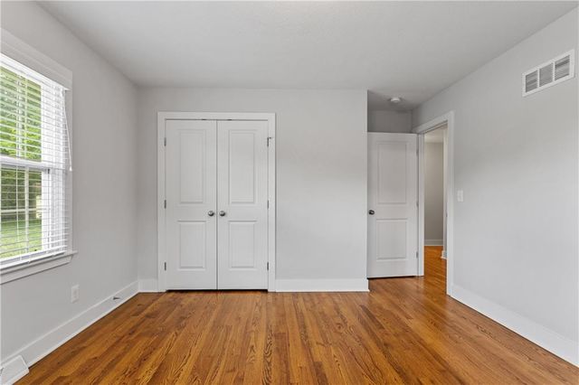 9303 Park Street, Lenexa, KS 66215