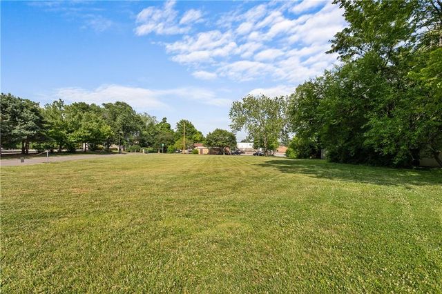 9303 Park Street, Lenexa, KS 66215